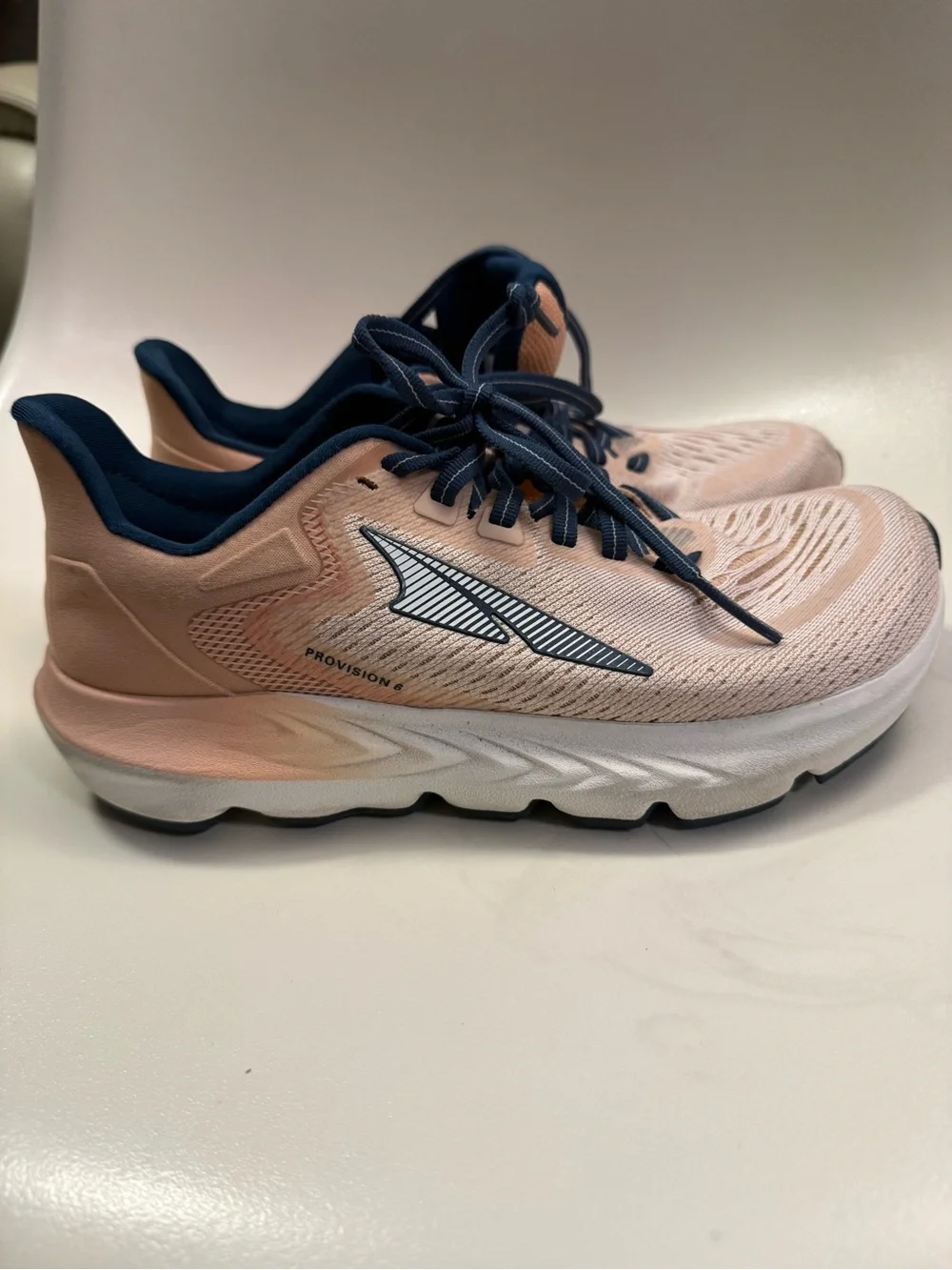Altra Women's Provision Peach and Navy Running Shoes size 6